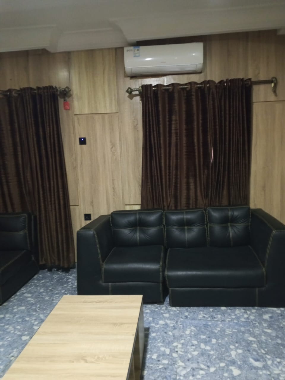 Executive Bar & Lounge